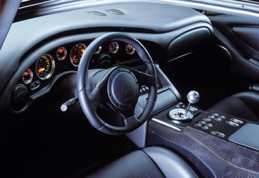 Lamborghini Diablo، كوبيه — منطقة السائق