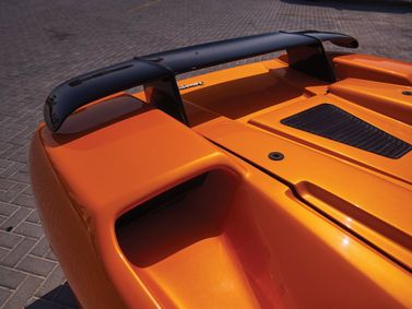 Lamborghini Diablo، رودستر — الجزء الخلفي من السيارة عن قرب