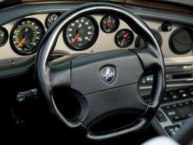 Lamborghini Diablo، رودستر — عجلة القيادة
