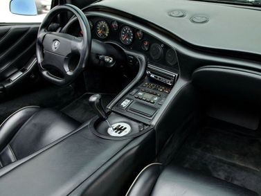 Lamborghini Diablo، رودستر — منطقة السائق