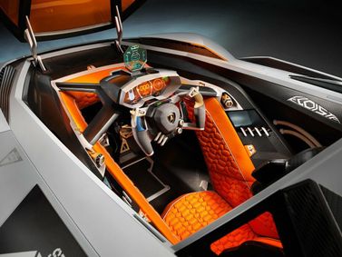 Lamborghini Egoista I، كوبيه — منطقة السائق