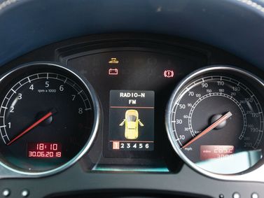 Lamborghini Gallardo I، رودستر — لوحة العدادات