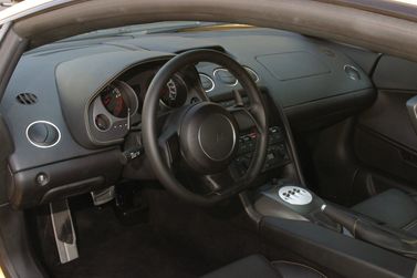 Lamborghini Gallardo I، كوبيه — منطقة السائق