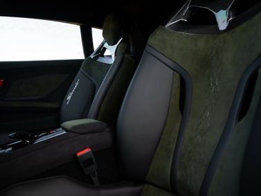 Lamborghini Huracán أنا فيس ليفت، كوبيه Sterrato — المقاعد الأمامية