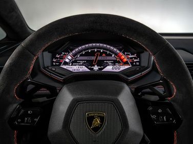 Lamborghini Huracán أنا فيس ليفت، كوبيه — لوحة العدادات
