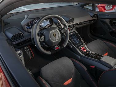 Lamborghini Huracán أنا فيس ليفت، كوبيه — منطقة السائق