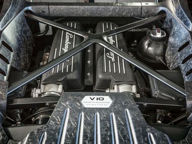 Lamborghini Huracán I، كوبيه — حجرة المحرك
