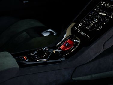 Lamborghini Huracán أنا فيس ليفت، كوبيه Sterrato — محدد ناقل الحركة