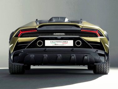 Lamborghini Huracán أنا فيس ليفت، كوبيه Sterrato — منظر خلفي