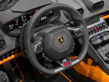 Lamborghini Huracán I، رودستر — منطقة السائق