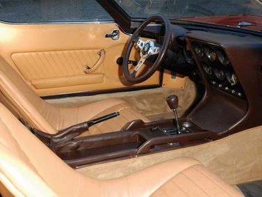 Lamborghini Miura، كوبيه — منطقة السائق