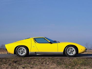 Lamborghini Miura، كوبيه — منظر من الجانب الأيسر
