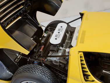 Lamborghini Miura، كوبيه — حجرة المحرك