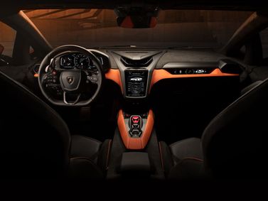 Lamborghini Revuelto، كوبيه — منطقة السائق