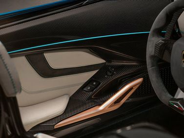 Lamborghini Sian، رودستر — تفصيل داخلي
