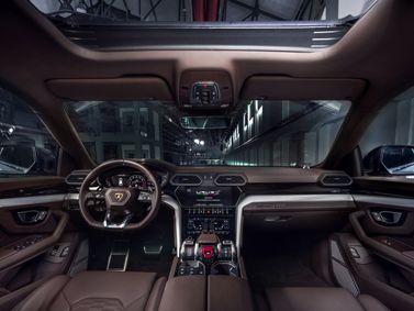 Lamborghini Urus أنا فيس ليفت، دفع رباعي 5 أبواب S — منطقة السائق