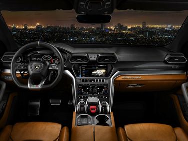 Lamborghini Urus I، دفع رباعي 5 أبواب — لوحة القيادة