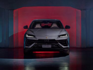 Lamborghini Urus أنا فيس ليفت، دفع رباعي 5 أبواب S — منظر أمامي