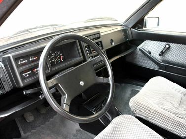 Lancia Delta I (831), Хэтчбек 5 дв. — место водителя