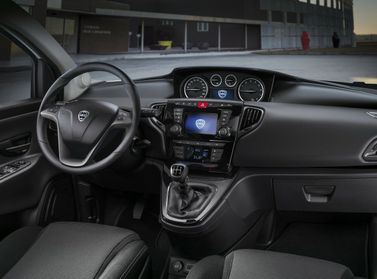 Lancia Ypsilon عملية فيس ليفت III (النوع 846)، هاتشباك 5 أبواب — لوحة القيادة