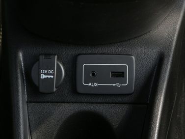 Lancia Ypsilon عملية فيس ليفت III (النوع 846)، هاتشباك 5 أبواب — الكونسول الوسطي