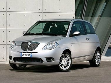 Lancia Ypsilon II (النوع 843) فيس ليفت، هاتشباك 3 أبواب — منظر أمامي أيمن