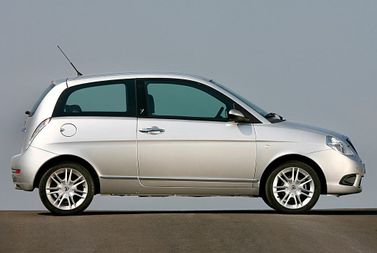 Lancia Ypsilon II (النوع 843) فيس ليفت، هاتشباك 3 أبواب — منظر من الجانب الأيسر