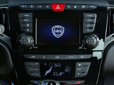 Lancia Ypsilon عملية فيس ليفت III (النوع 846)، هاتشباك 5 أبواب — شاشة نظام المعلومات والترفيه