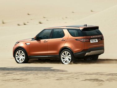 Land Rover Discovery V, Внедорожник 5 дв. — вид сзади справа