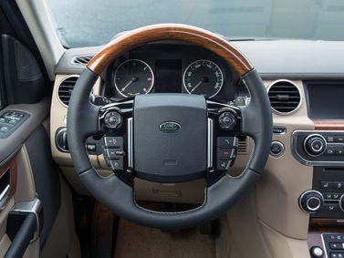Land Rover Discovery IV Рестайлинг, Внедорожник 5 дв. — рулевое колесо
