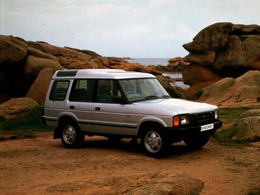 Land Rover Discovery I، دفع رباعي 5 أبواب — منظر أمامي أيمن