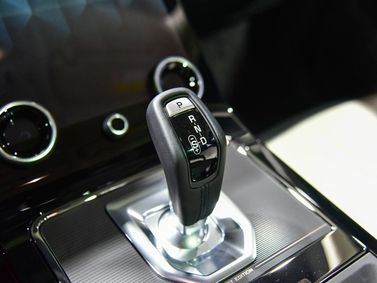 Land Rover Range Rover Evoque II, Внедорожник 5 дв. L — селектор коробки передач