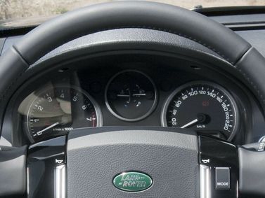 Land Rover Freelander فيس ليفت الثاني، دفع رباعي 5 أبواب — لوحة العدادات