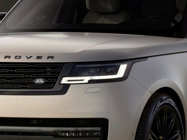 Land Rover Range Rover V، دفع رباعي 5 أبواب Long — منظر أمامي