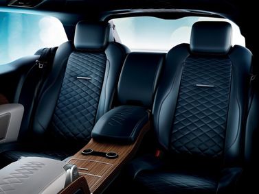 Land Rover Range Rover فيس ليفت IV، دفع رباعي 3 أبواب SV Coupe — المقاعد الخلفية