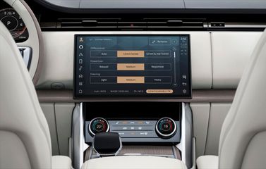 Land Rover Range Rover V، دفع رباعي 5 أبواب — شاشة نظام المعلومات والترفيه