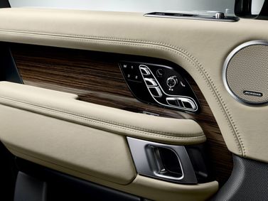 Land Rover Range Rover فيس ليفت IV، دفع رباعي 5 أبواب Long — تفصيل داخلي