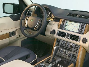Land Rover Range Rover ثالثاً فيس ليفت 2، دفع رباعي 5 أبواب — منطقة السائق
