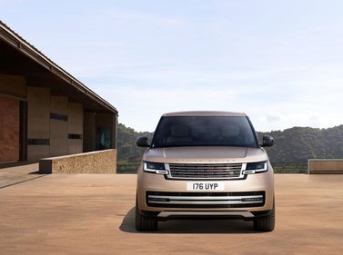 Land Rover Range Rover V، دفع رباعي 5 أبواب — منظر أمامي