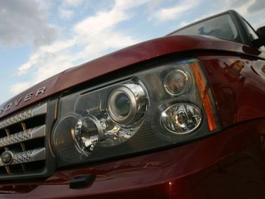Land Rover Range Rover Sport I (L320)، دفع رباعي 5 أبواب — المصباح الأمامي