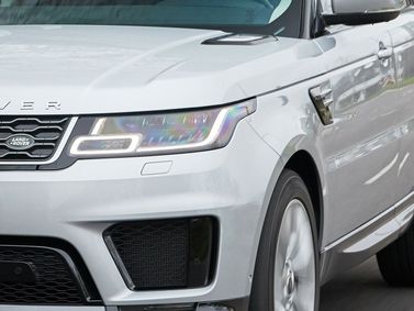 Land Rover Range Rover Sport II (L494) Facelift، دفع رباعي 5 أبواب — منظر أمامي أيمن