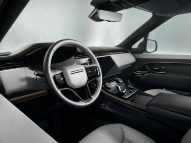 Land Rover Range Rover Sport III (L461)، دفع رباعي 5 أبواب — منطقة السائق