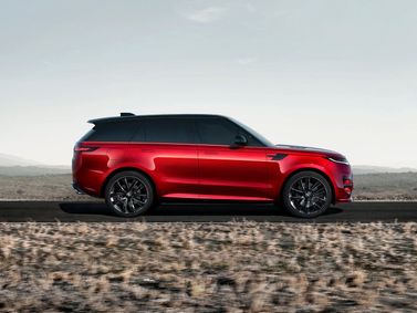 Land Rover Range Rover Sport III (L461)، دفع رباعي 5 أبواب — منظر من الجانب الأيمن