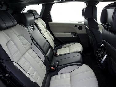 Land Rover Range Rover Sport II (L494)، دفع رباعي 5 أبواب — المقاعد الخلفية