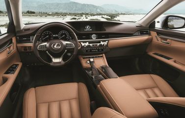 Lexus ES فيس ليفت السادس، سيدان — لوحة القيادة