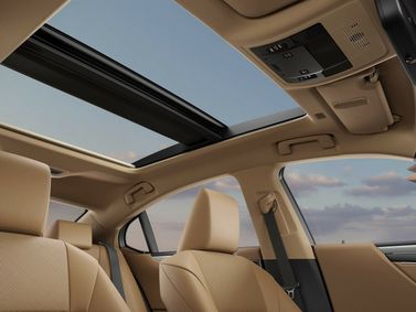 Lexus ES عملية فيس ليفت السابع 2، سيدان — منظر عام للمقصورة