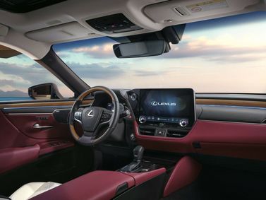 Lexus ES عملية فيس ليفت السابع 2، سيدان — منطقة السائق