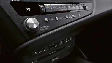 Lexus ES فيس ليفت السابع، سيدان — شاشة نظام المعلومات والترفيه