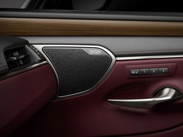 Lexus ES عملية فيس ليفت السابع 2، سيدان — تفصيل داخلي