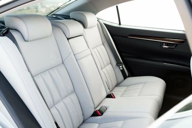 Lexus ES فيس ليفت السادس، سيدان — المقاعد الخلفية